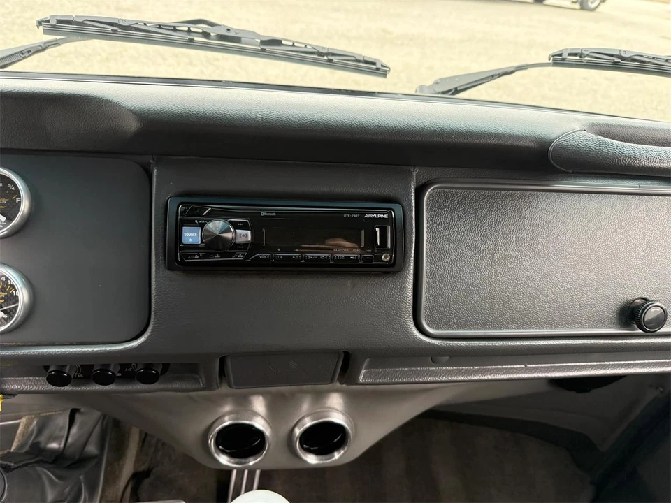 1974 Volkswagen Bay-Window Bus - Image 22 of 31