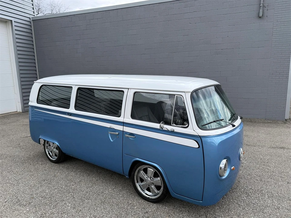 1974 Volkswagen Bay-Window Bus - Image 3 of 31
