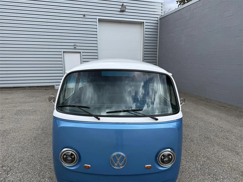 1974 Volkswagen Bay-Window Bus - Image 6 of 31