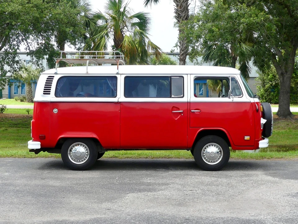 1974 Volkswagen Bay-Window Bus - Image 3 of 21