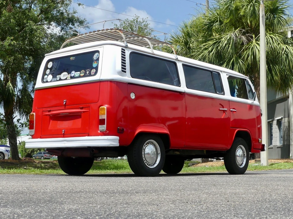 1974 Volkswagen Bay-Window Bus - Image 20 of 21