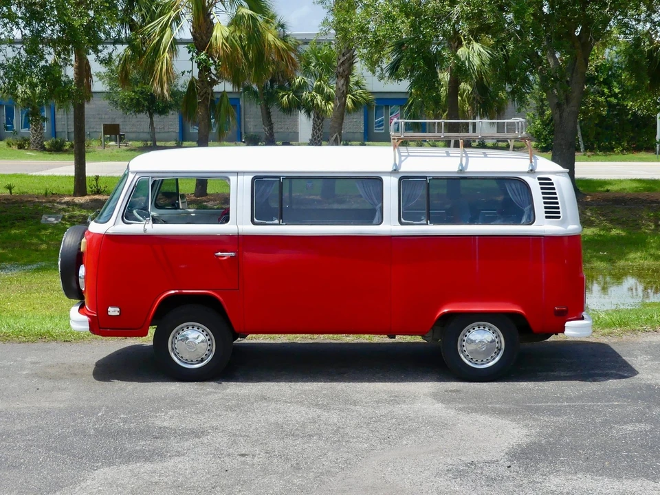 1974 Volkswagen Bay-Window Bus - Image 10 of 21