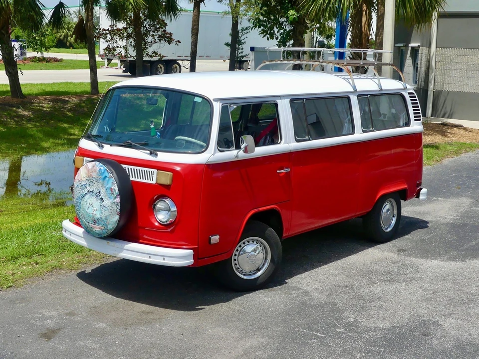 1974 Volkswagen Bay-Window Bus - Image 7 of 21