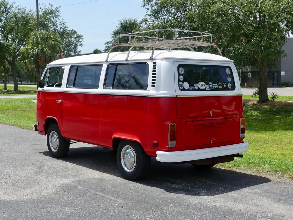 1974 Volkswagen Bay-Window Bus - Image 12 of 21
