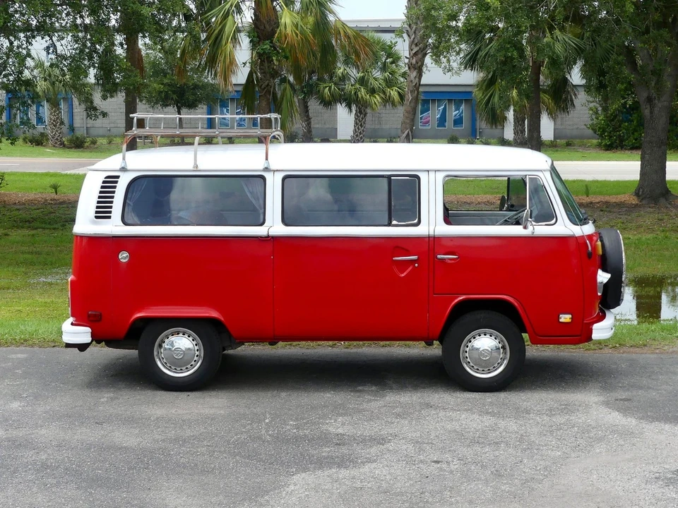 1974 Volkswagen Bay-Window Bus - Image 21 of 21