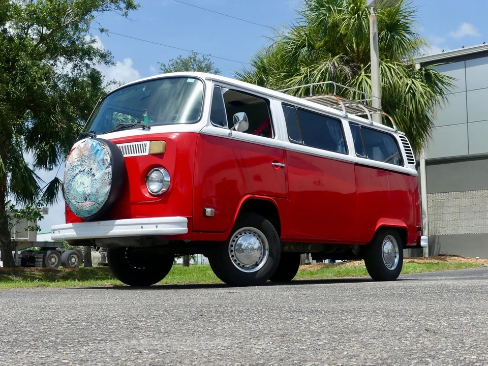 1974 Volkswagen Bay-Window Bus - Image 8 of 21