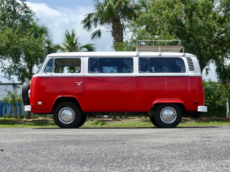1974 Volkswagen Bay-Window Bus - Image 11 of 21