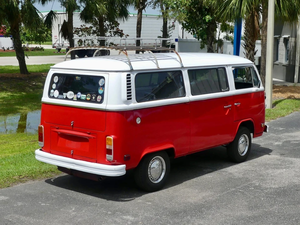 1974 Volkswagen Bay-Window Bus - Image 19 of 21