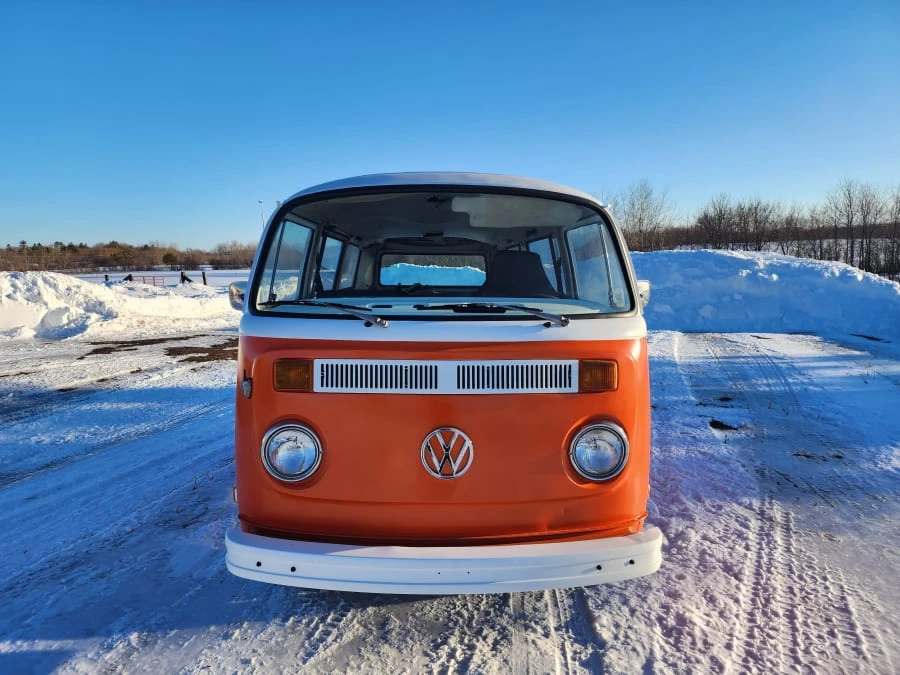 1974 Volkswagen Bay-Window Bus - Image 4 of 10