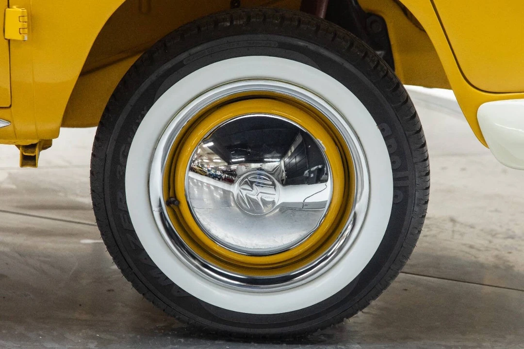 1974 Volkswagen Split-Window Bus - Image 10 of 21