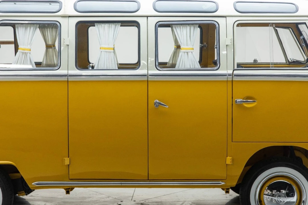 1974 Volkswagen Split-Window Bus - Image 5 of 21