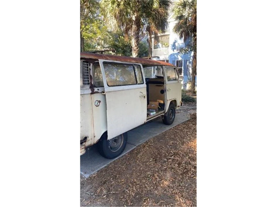 1974 Volkswagen Bay-Window Bus - Image 8 of 8