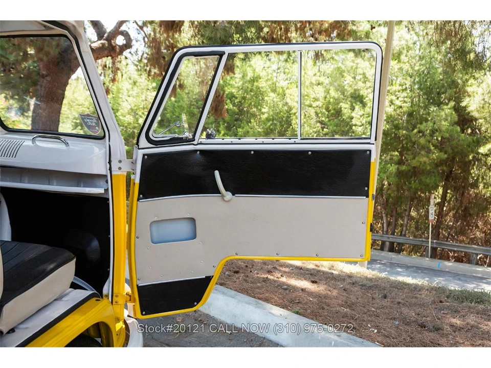 1974 Volkswagen Bay-Window Bus - Image 24 of 31