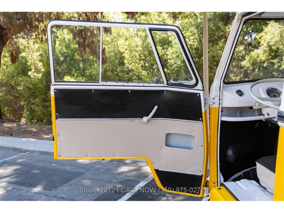 1974 Volkswagen Bay-Window Bus - Image 14 of 31