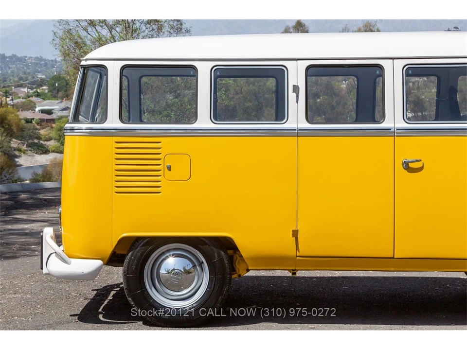 1974 Volkswagen Bay-Window Bus - Image 11 of 31
