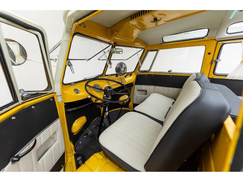 1974 Volkswagen Bay-Window Bus - Image 7 of 31