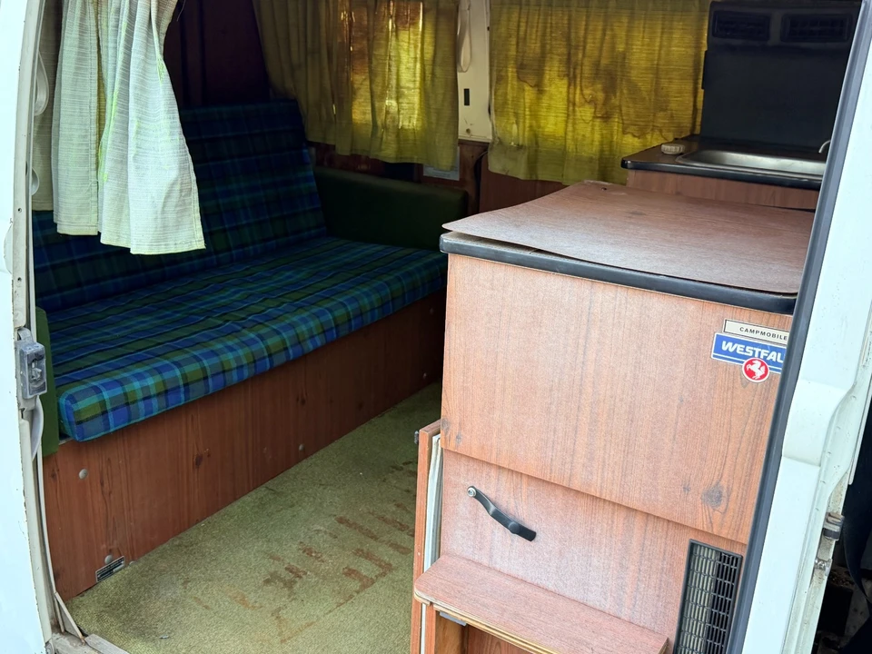 1974 Volkswagen Bay-Window Bus - Image 12 of 17