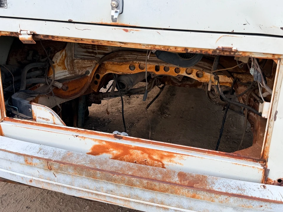 1974 Volkswagen Bay-Window Bus - Image 13 of 17