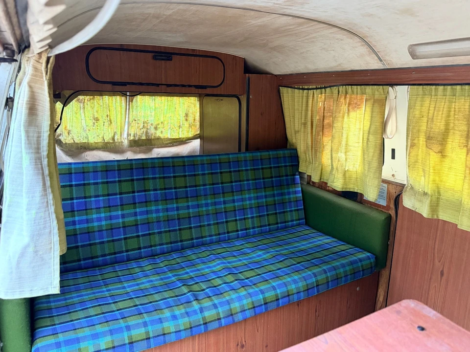 1974 Volkswagen Bay-Window Bus - Image 9 of 17