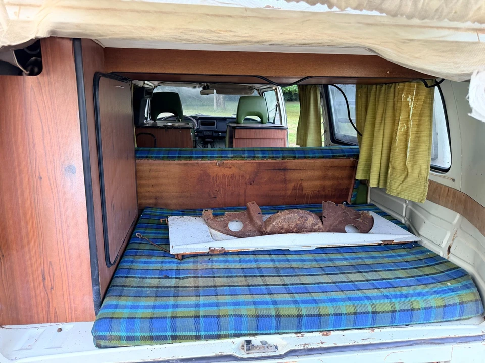 1974 Volkswagen Bay-Window Bus - Image 11 of 17