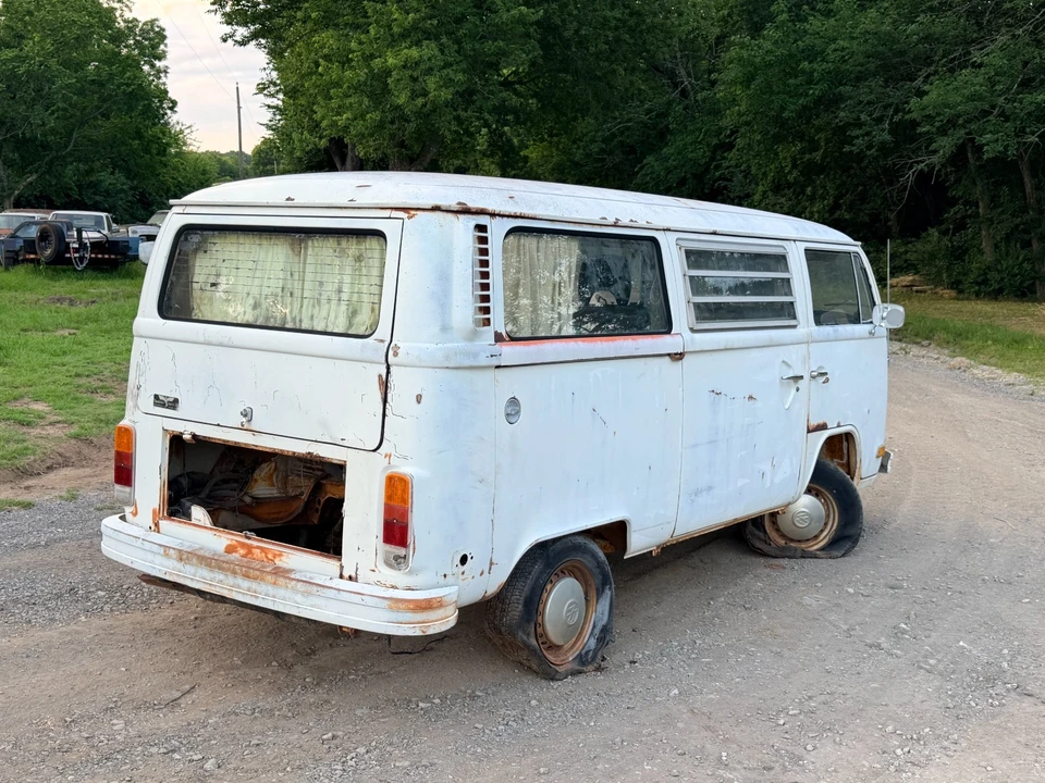1974 Volkswagen Bay-Window Bus - Image 5 of 17