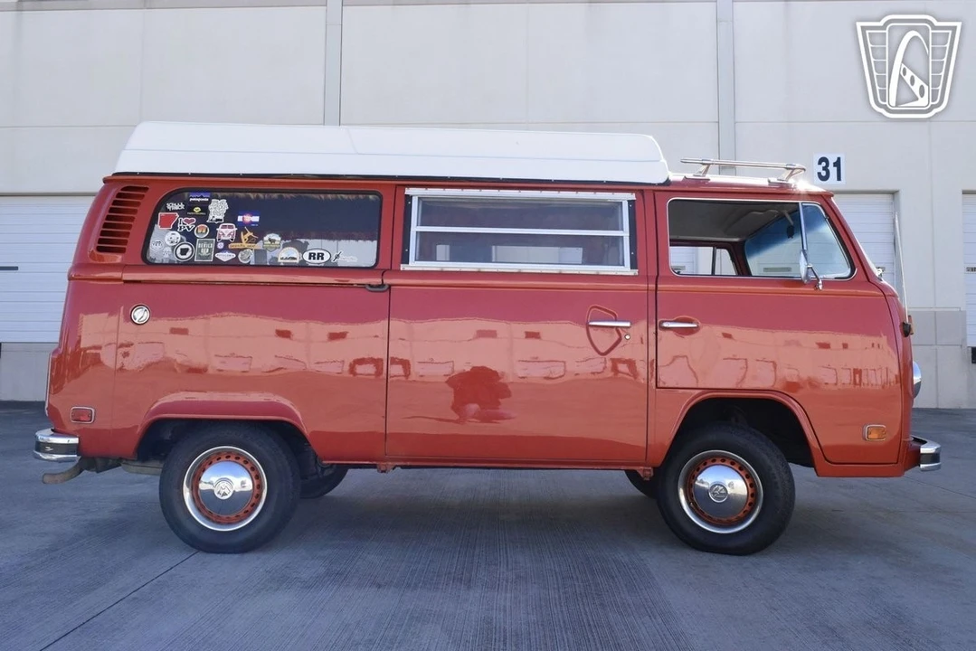 1974 Volkswagen Bay-Window Bus - Image 19 of 21