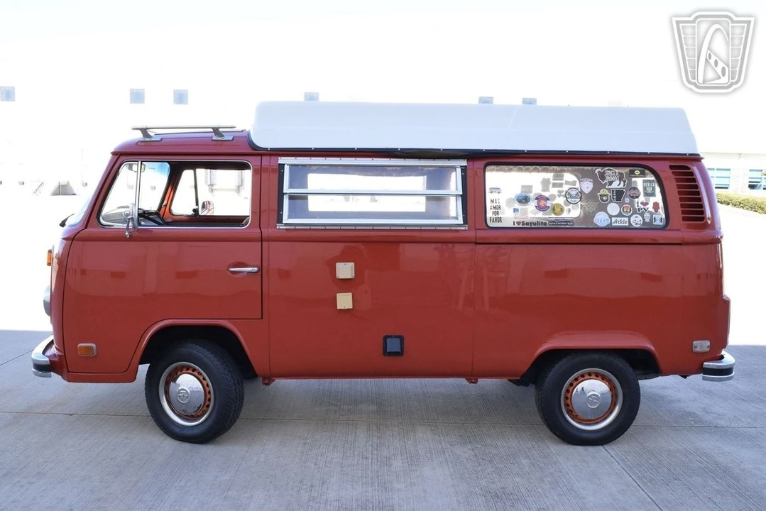 1974 Volkswagen Bay-Window Bus - Image 5 of 21