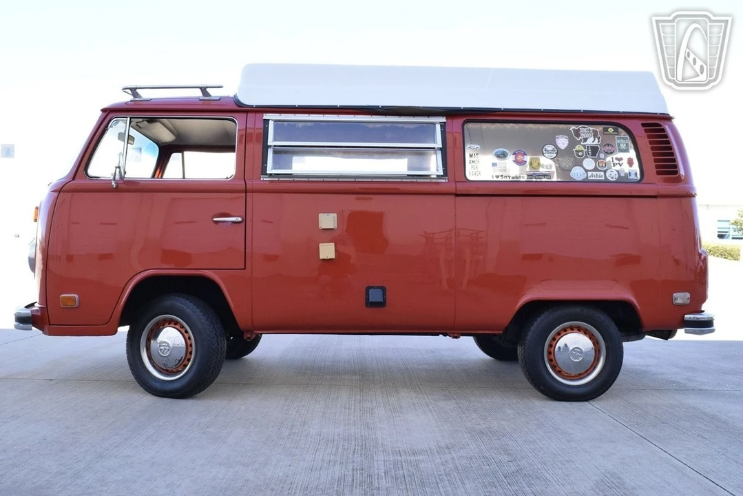 1974 Volkswagen Bay-Window Bus - Image 7 of 21