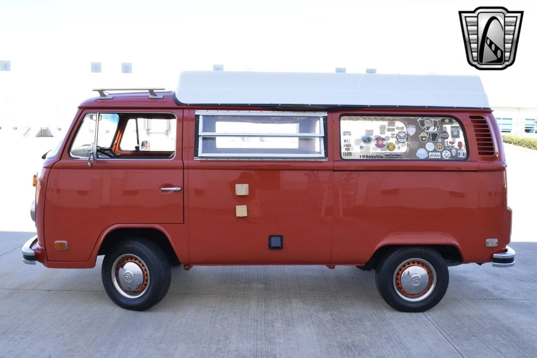 1974 Volkswagen Bay-Window Bus - Image 3 of 12