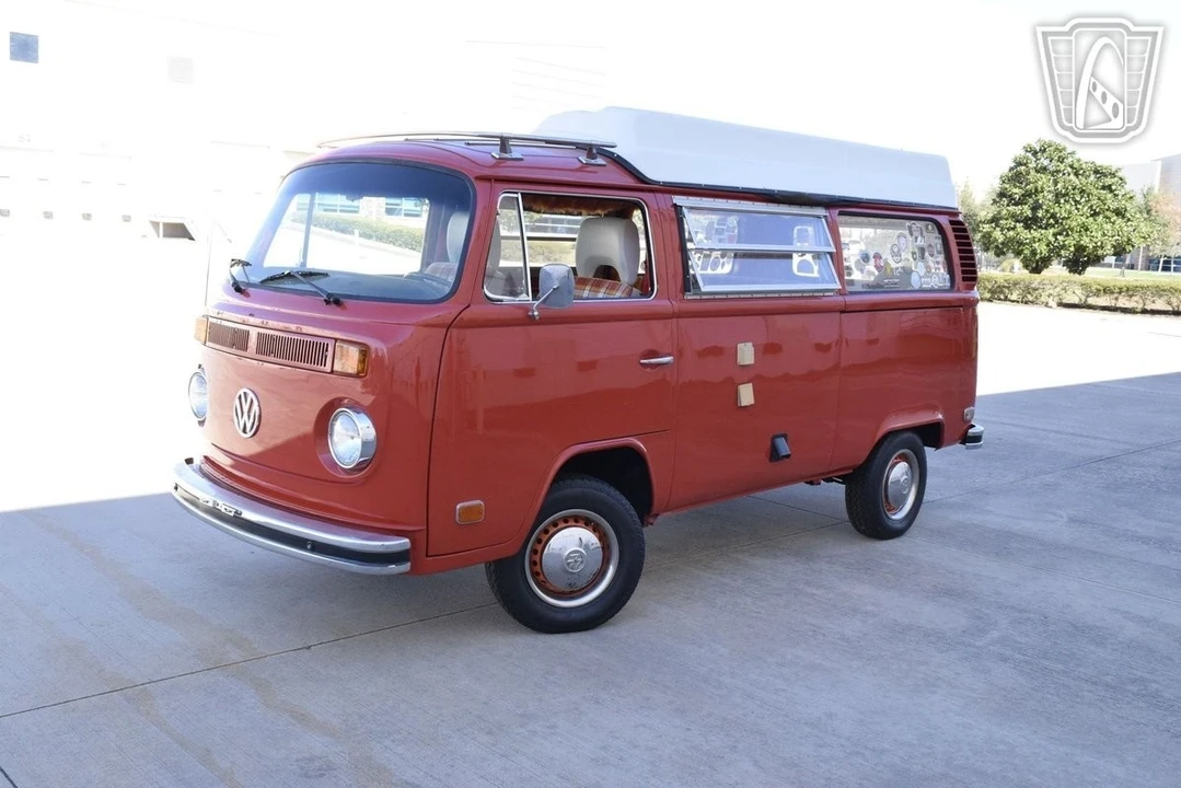 1974 Volkswagen Bay-Window Bus - Image 3 of 21