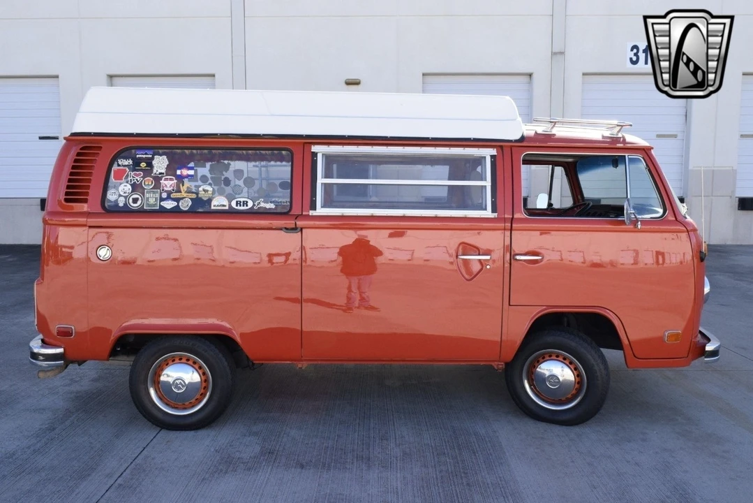 1974 Volkswagen Bay-Window Bus - Image 5 of 12