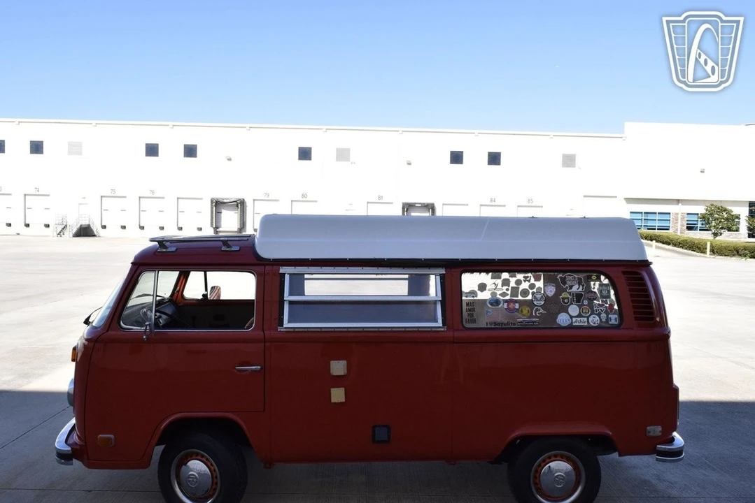 1974 Volkswagen Bay-Window Bus - Image 4 of 21