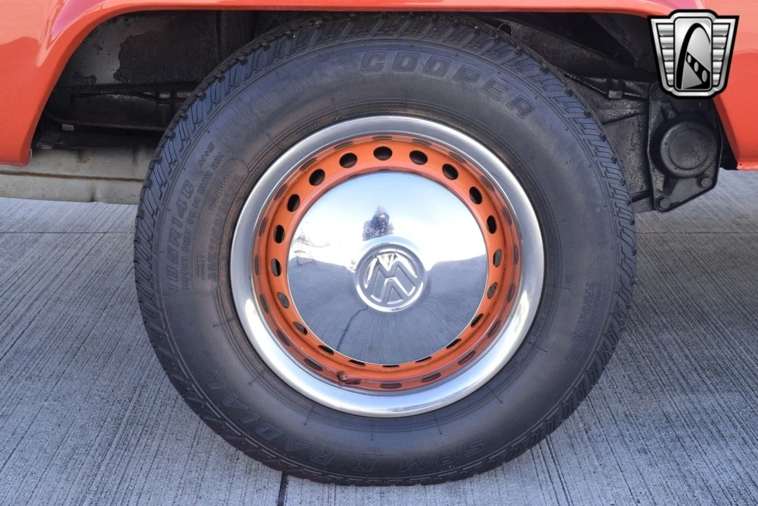 1974 Volkswagen Bay-Window Bus - Image 11 of 12