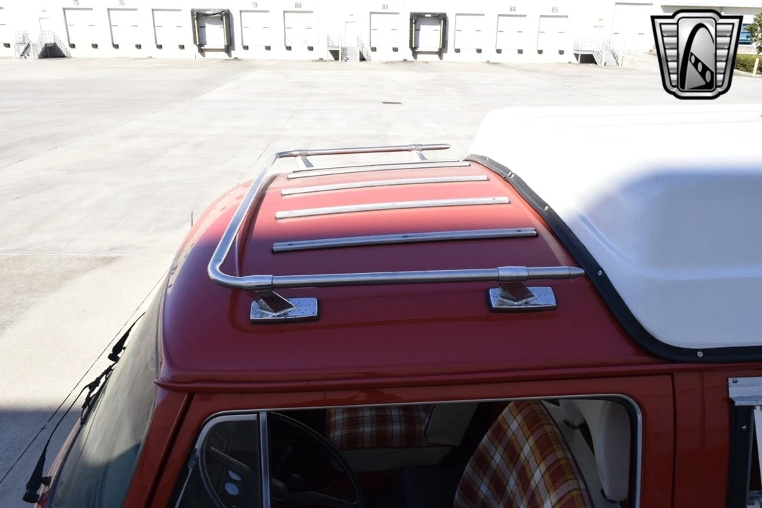 1974 Volkswagen Bay-Window Bus - Image 9 of 12