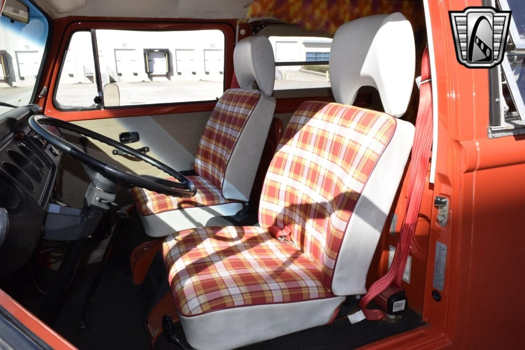 1974 Volkswagen Bay-Window Bus - Image 20 of 21