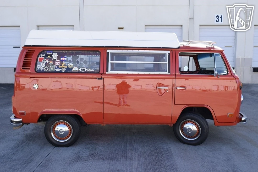 1974 Volkswagen Bay-Window Bus - Image 18 of 21