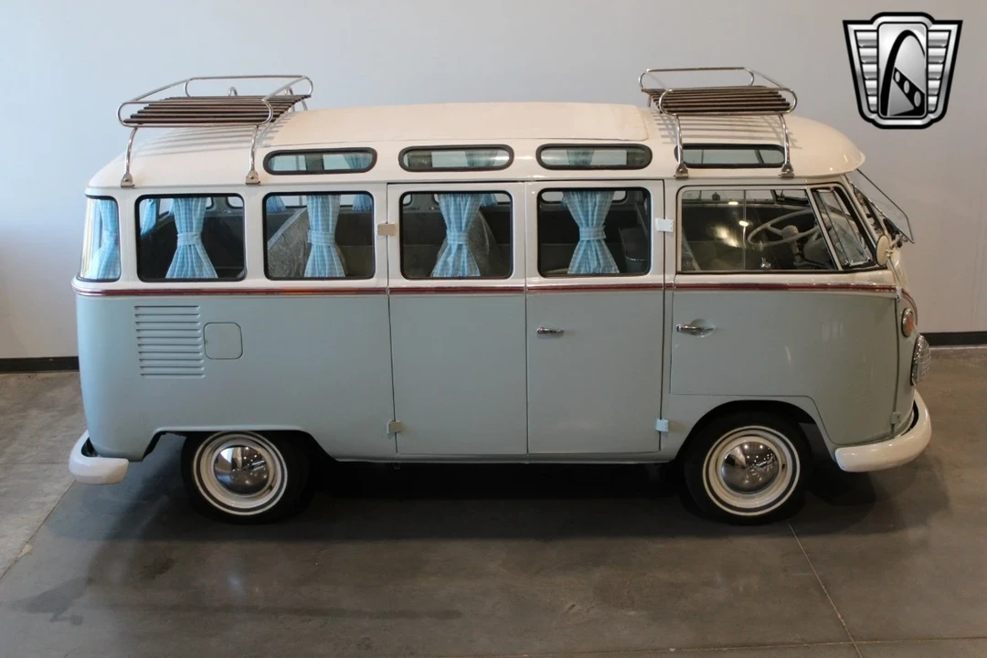 1974 Volkswagen Split-Window Bus - Image 10 of 21