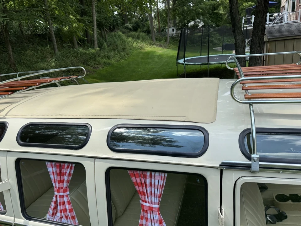 1974 Volkswagen Bay-Window Bus - Image 9 of 21