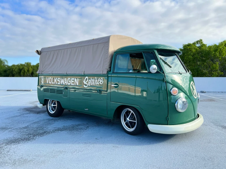 1974 Volkswagen Bay-Window Bus - Image 5 of 12