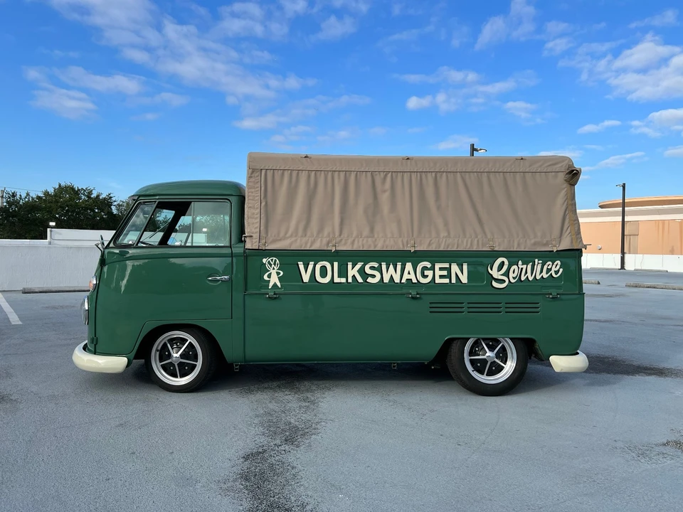 1974 Volkswagen Bay-Window Bus - Image 3 of 12