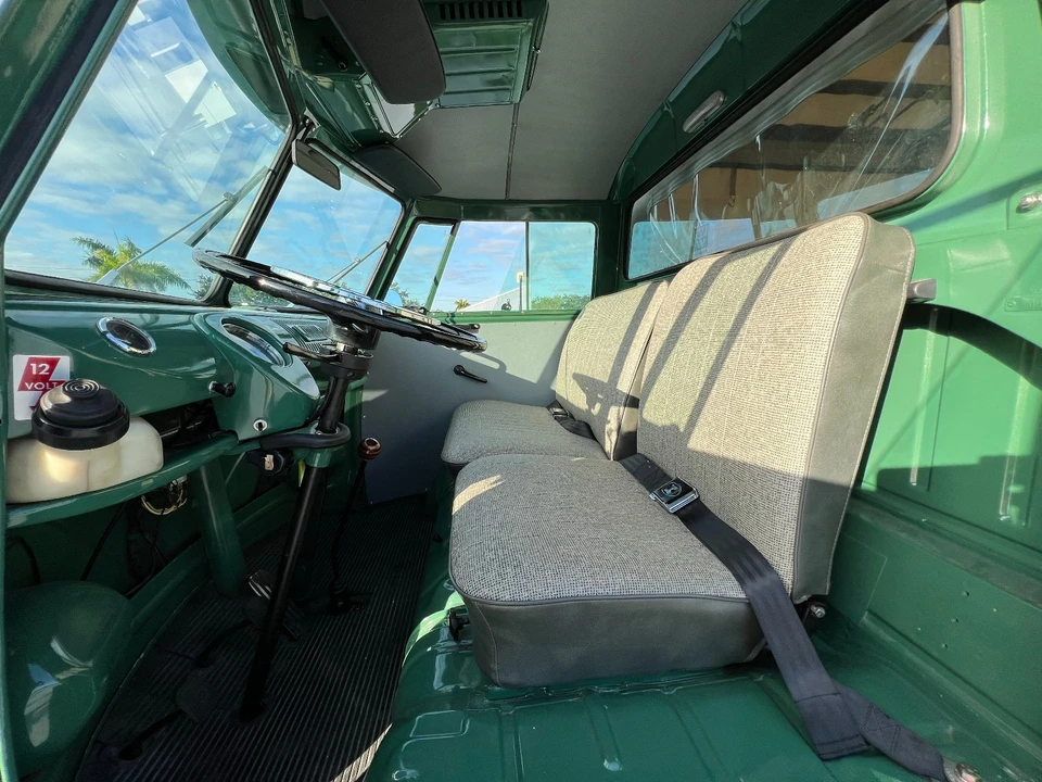 1974 Volkswagen Bay-Window Bus - Image 10 of 12