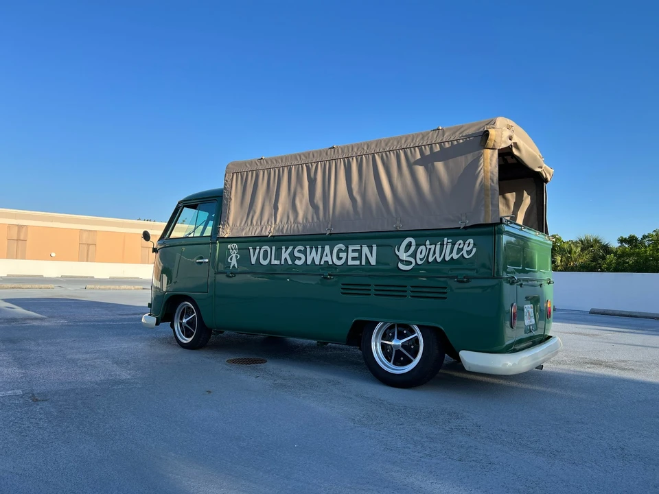 1974 Volkswagen Bay-Window Bus - Image 6 of 12