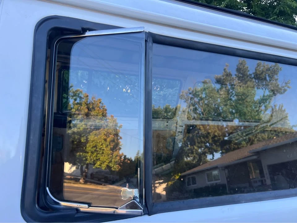 1974 Volkswagen EuroVan - Image 10 of 17