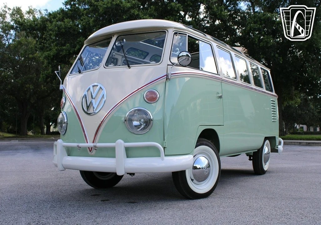 1974 Volkswagen Split-Window Bus - Image 10 of 12