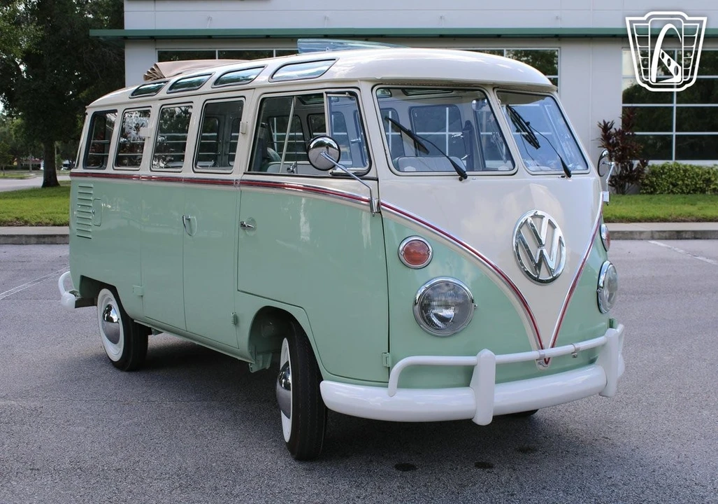 1974 Volkswagen Split-Window Bus - Image 8 of 12