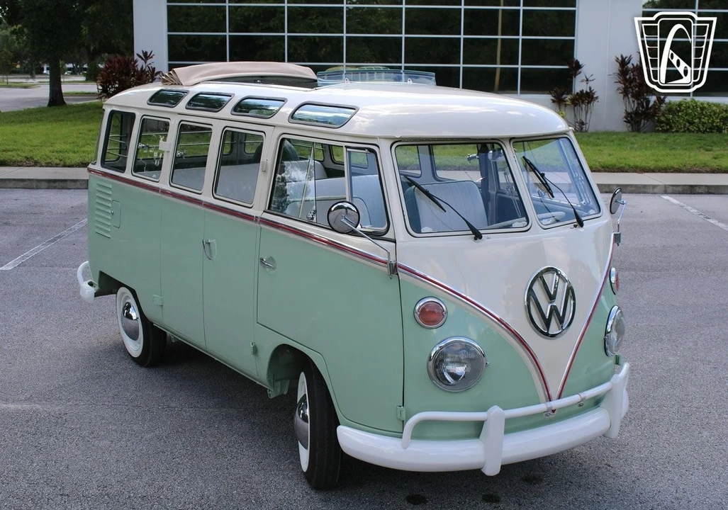 1974 Volkswagen Split-Window Bus - Image 9 of 12