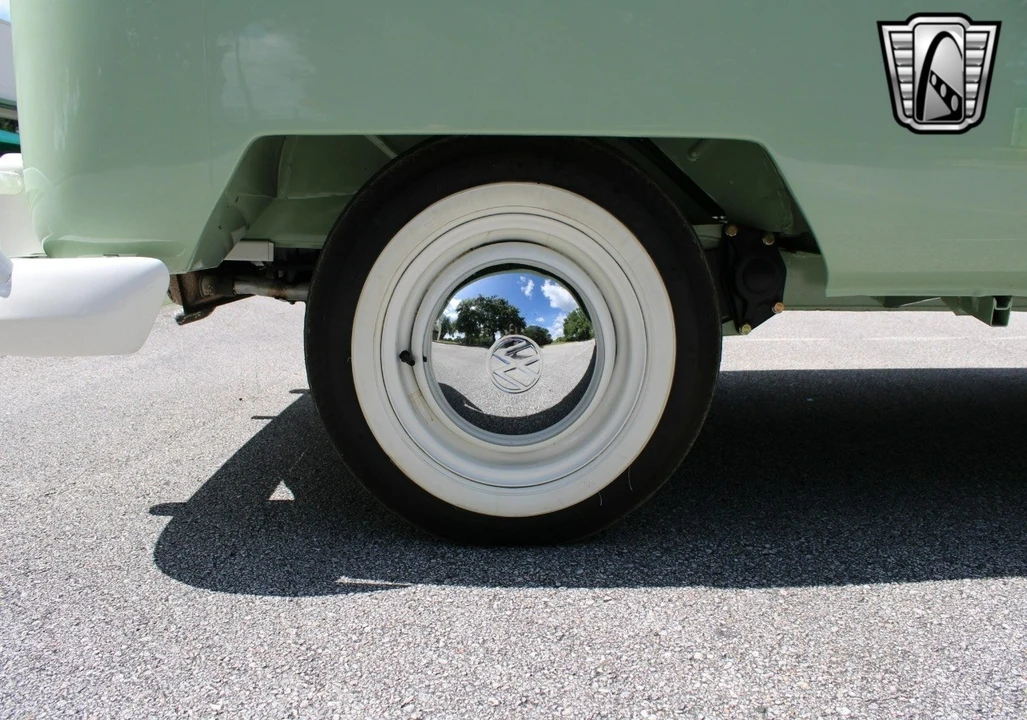 1974 Volkswagen Split-Window Bus - Image 18 of 21