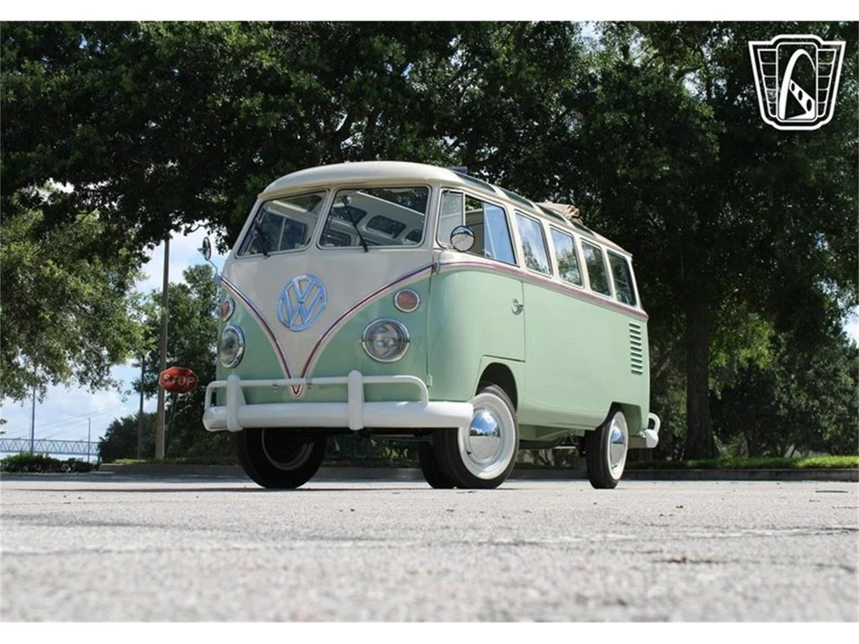 1974 Volkswagen Split-Window Bus - Image 2 of 31