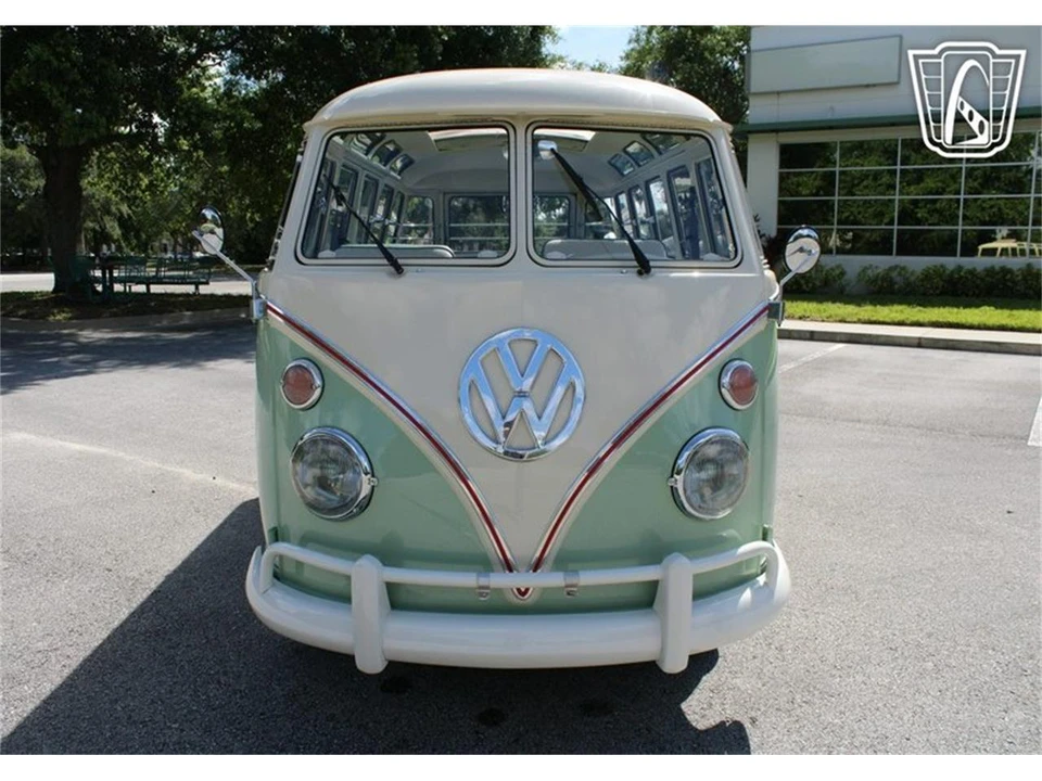 1974 Volkswagen Split-Window Bus - Image 25 of 31