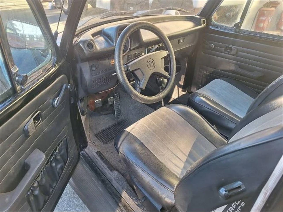 1974 Volkswagen Super Beetle - Image 7 of 11